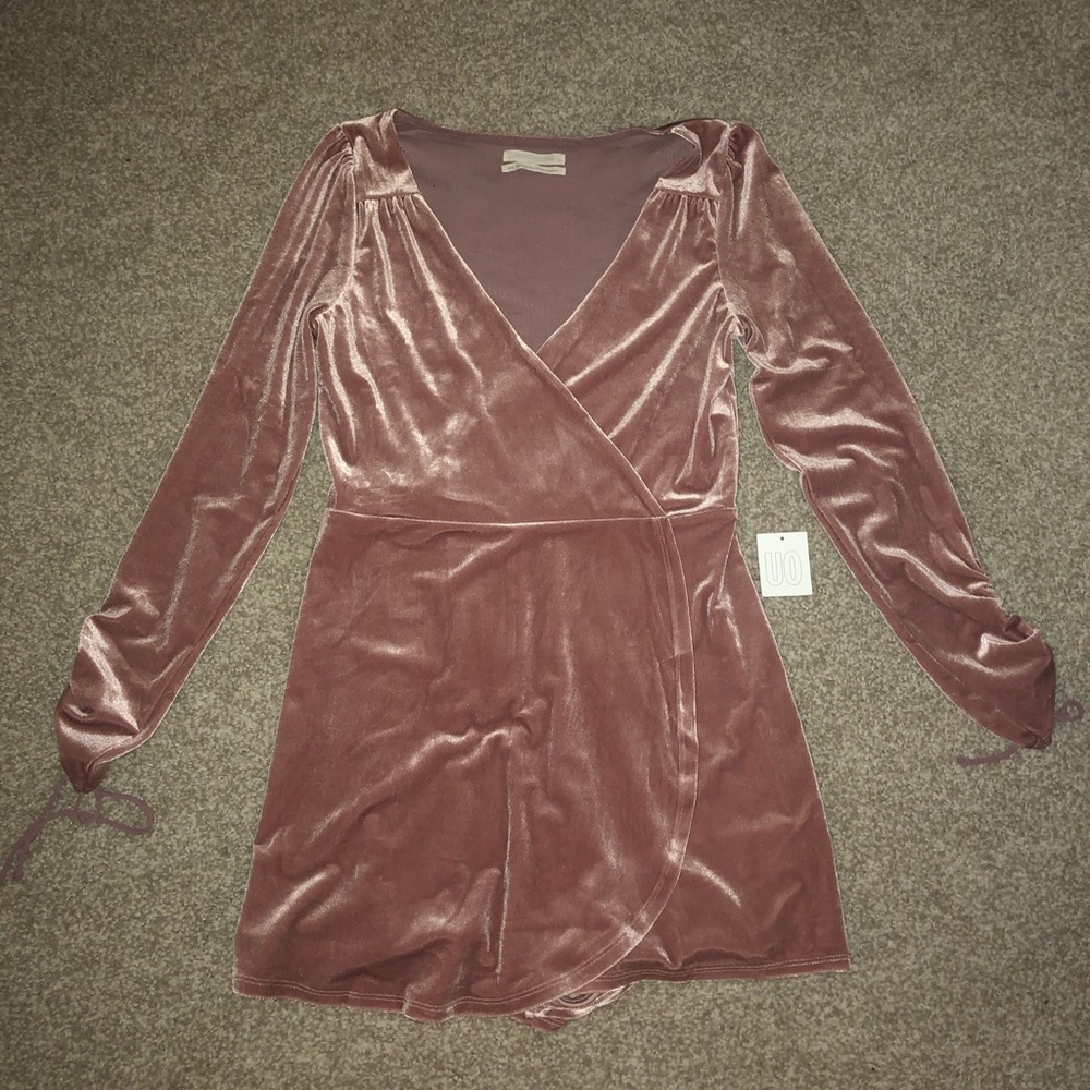 Urban Outfitters size M velvet mauve romper